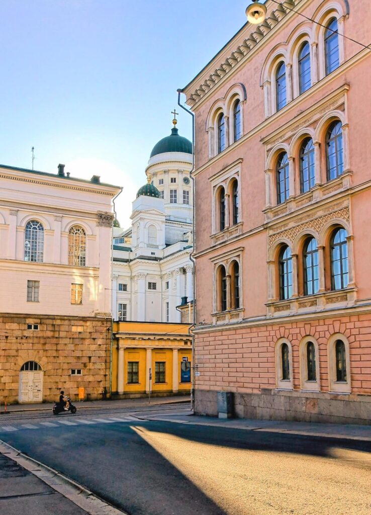 ヘルシンキ、フィンランド [OC]