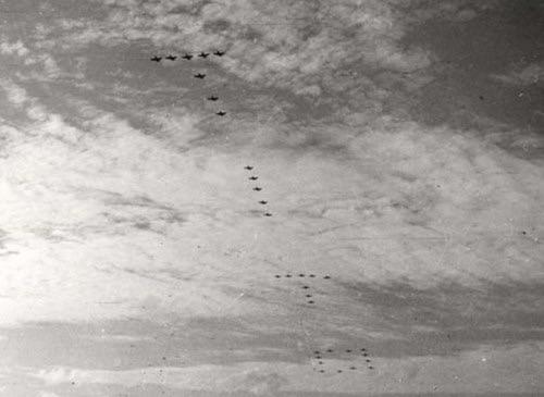 1952 年に最初の空母がスプリトに到着したときの風景
