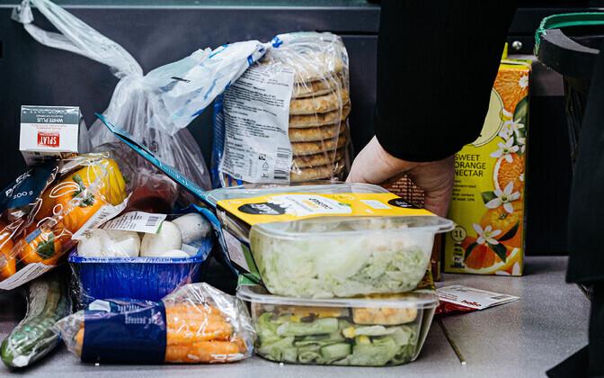 リーギコグの政治家たちは、どのようなロビー活動によって食品の付加価値税引き下げに反対しているのでしょうか?