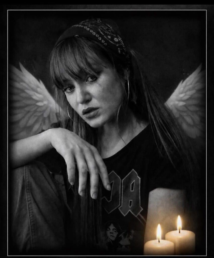 ルーマニアを動員した若い女性アンドレア・アニタさんが死去