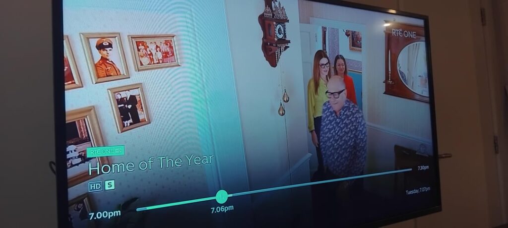 「今年の家」にナチスの肖像画が映る場所