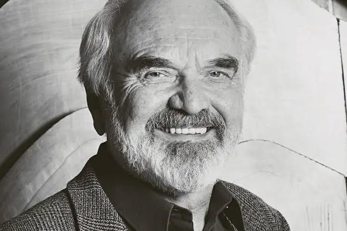 ř/チェコはスヴェラーク氏の90歳の誕生日の多幸と健康を祈っています