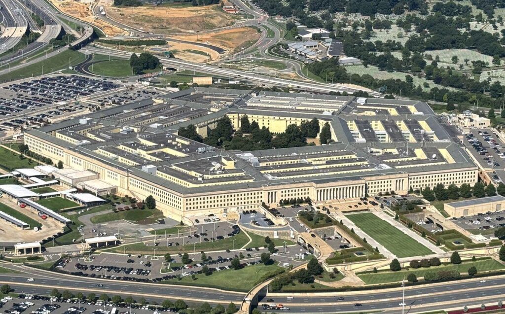 人間性：陸軍省がこれを「サプライチェーンリスク」に指定、米国企業としては初めて