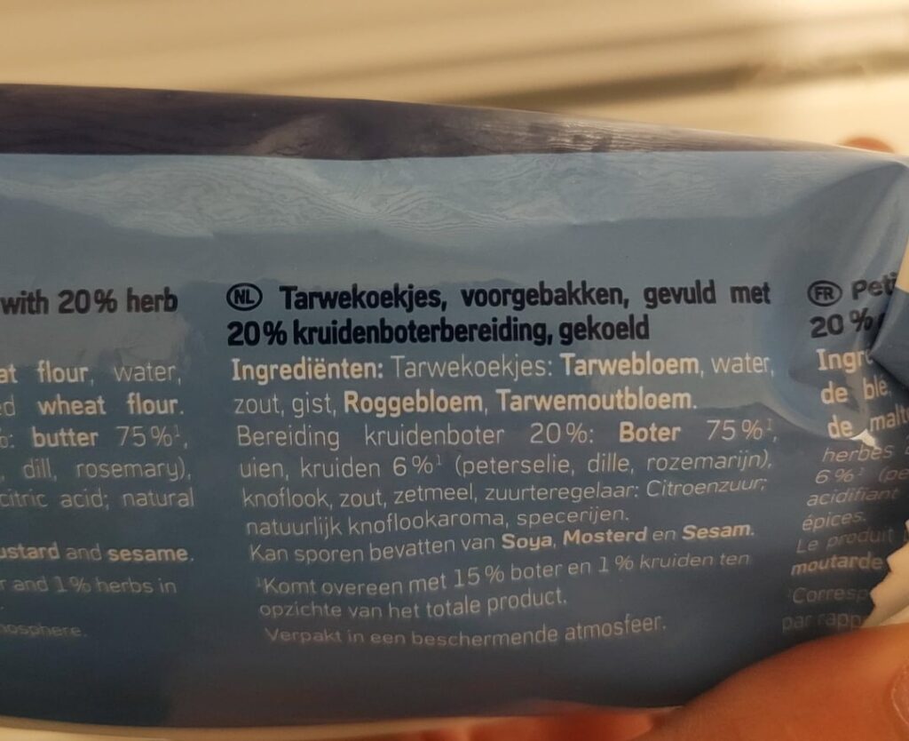 材料はフランスパンの代わりに「小麦ビスケット」？