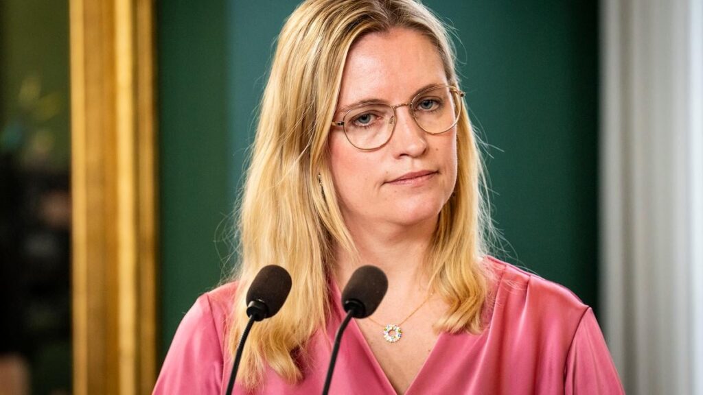 自由党は「飲料水を守るためのスプレー禁止にはノー」と表明