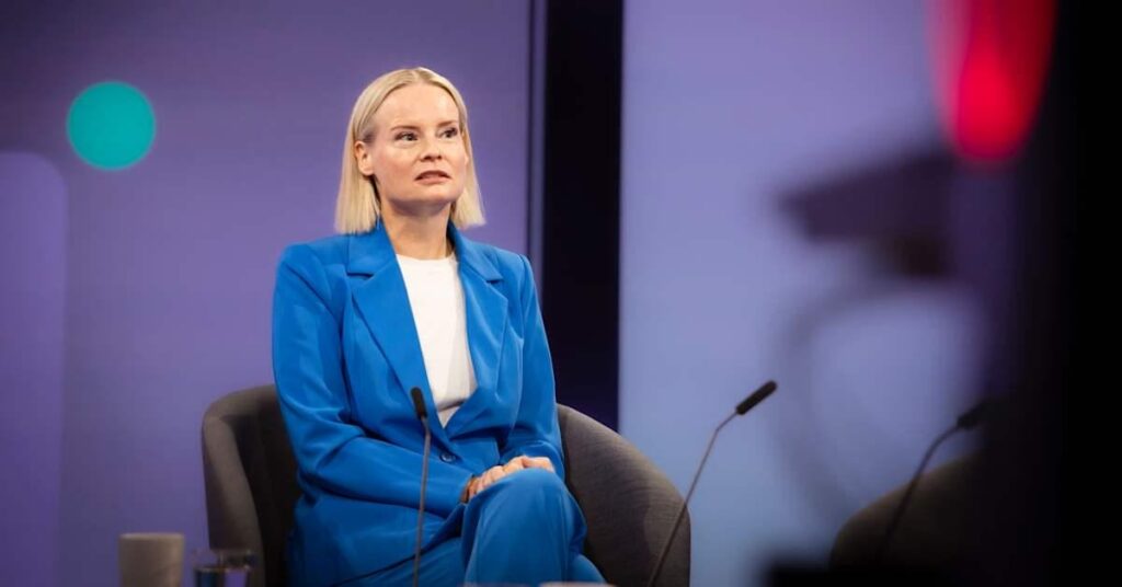 HSの調査によると、ペッテリ・オルポ（連合）政府の数人の閣僚が200ユーロ以上の贈り物を受け取ったという。