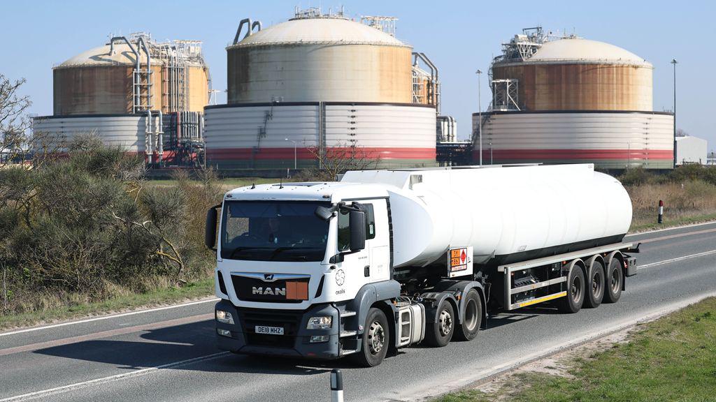 IEA、史上最大のエネルギー危機を警告：在宅勤務と公共交通機関での移動