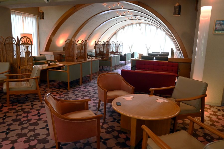 「さくららうんじ」のレトロかわいい内装