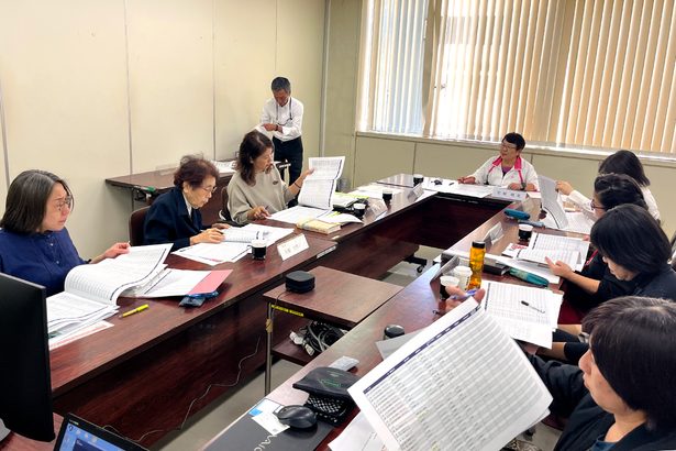 沖縄の女性の歩み　県が記念誌　戦後80年、若手携わり制作進める