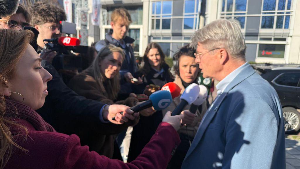 労働組合は内閣との協議から離脱、行動の準備を開始