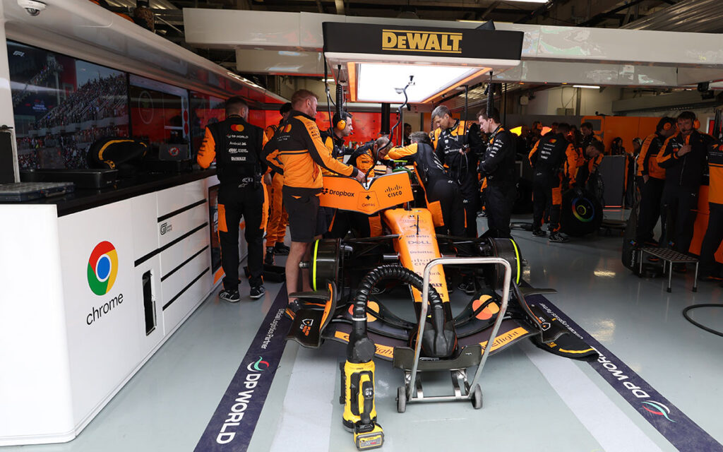 衝撃…F1中国GP決勝前にトラブル続出、マクラーレン勢含む4台がグリッドから消える大波乱 | Formula1-Data / F1情報・ニュース速報解説 衝撃…F1中国GP決勝前にトラブル続出、マクラーレン勢含む4台がグリッドから消える大波乱 | Formula1-Data / F1情報・ニュース速報解説