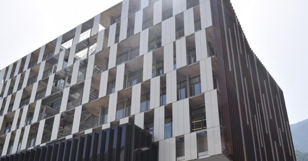 彼らは、家賃の凍結解除が雪崩を打って立ち退きを引き起こすだろうと警告している