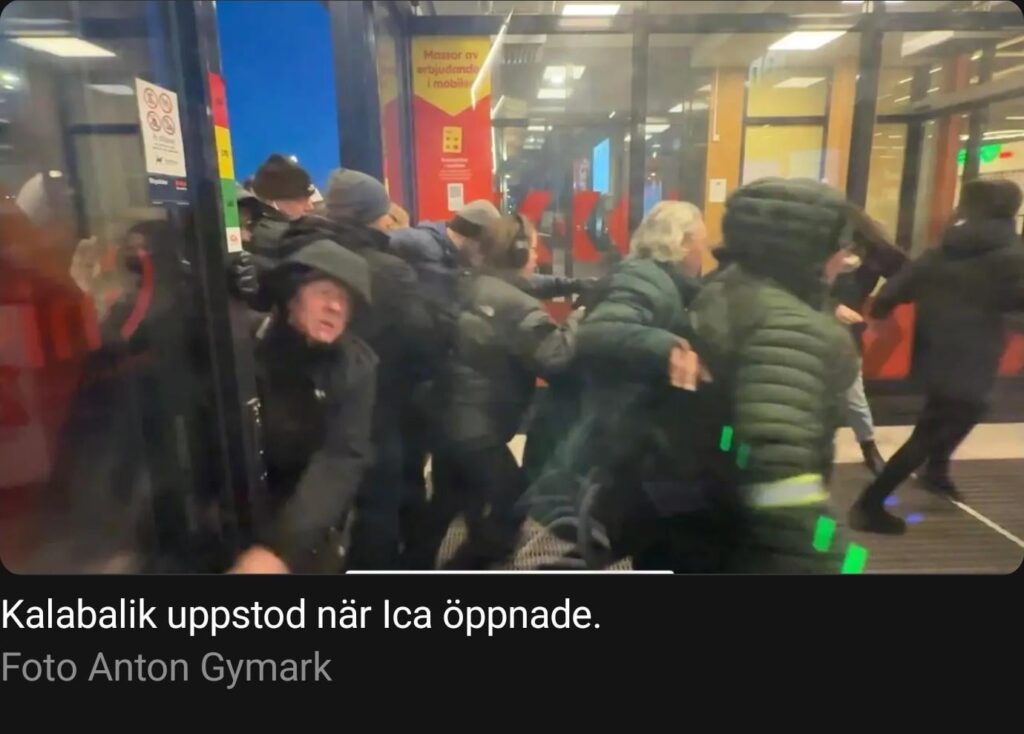 「アメリカ人のブラックフライデーを見たことありますか？？」同時にスウェーデンではコーヒー缶のせいで: