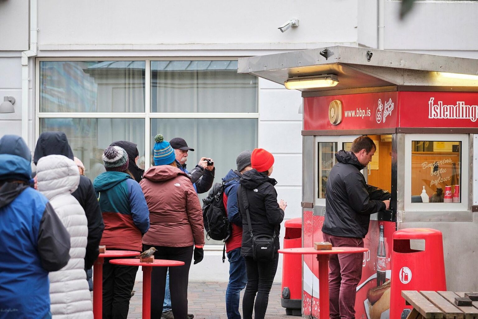 ソーセージとコーラの価格は現在 1,330 ISK です: 「人件費は制御不能です」