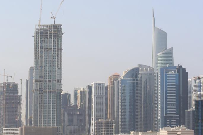 パキスタンは本国送還便を無料で運航しており、エストニアは1人当たり400ユーロ、アイルランドは1人当たり800ユーロだが、フィンランドは1人当たり2300+100=2400ユーロを請求している。