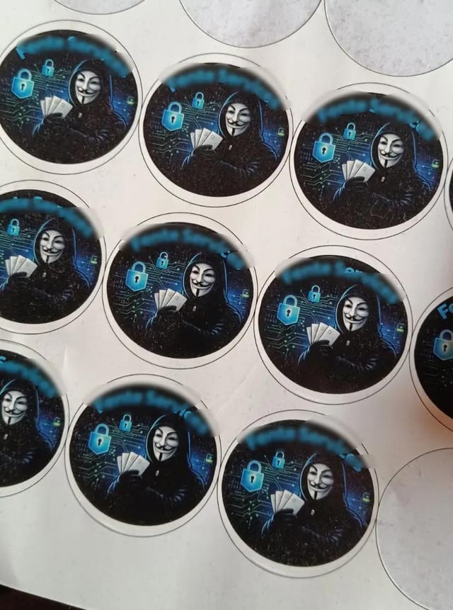 カテリニ在住の16歳が「クローン」カードでATM引き出しをする動画をアップロードしていた