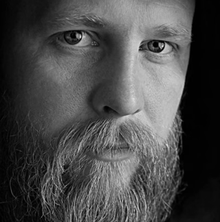 本格的な侵攻から1586日目、キエフに日が沈んだ。 2014年に戦争が始まって以来、ウクライナでは133人のジャーナリストが殺害され、その中には国を守る途中に殺害された者もおり、戦争報道中に殺害された者もいた。