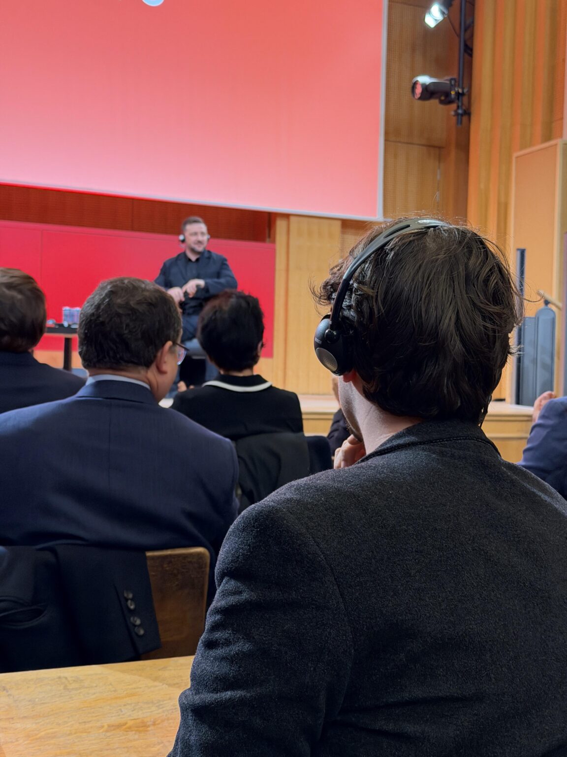 今夜パリでゼレンスキー大統領に会った！