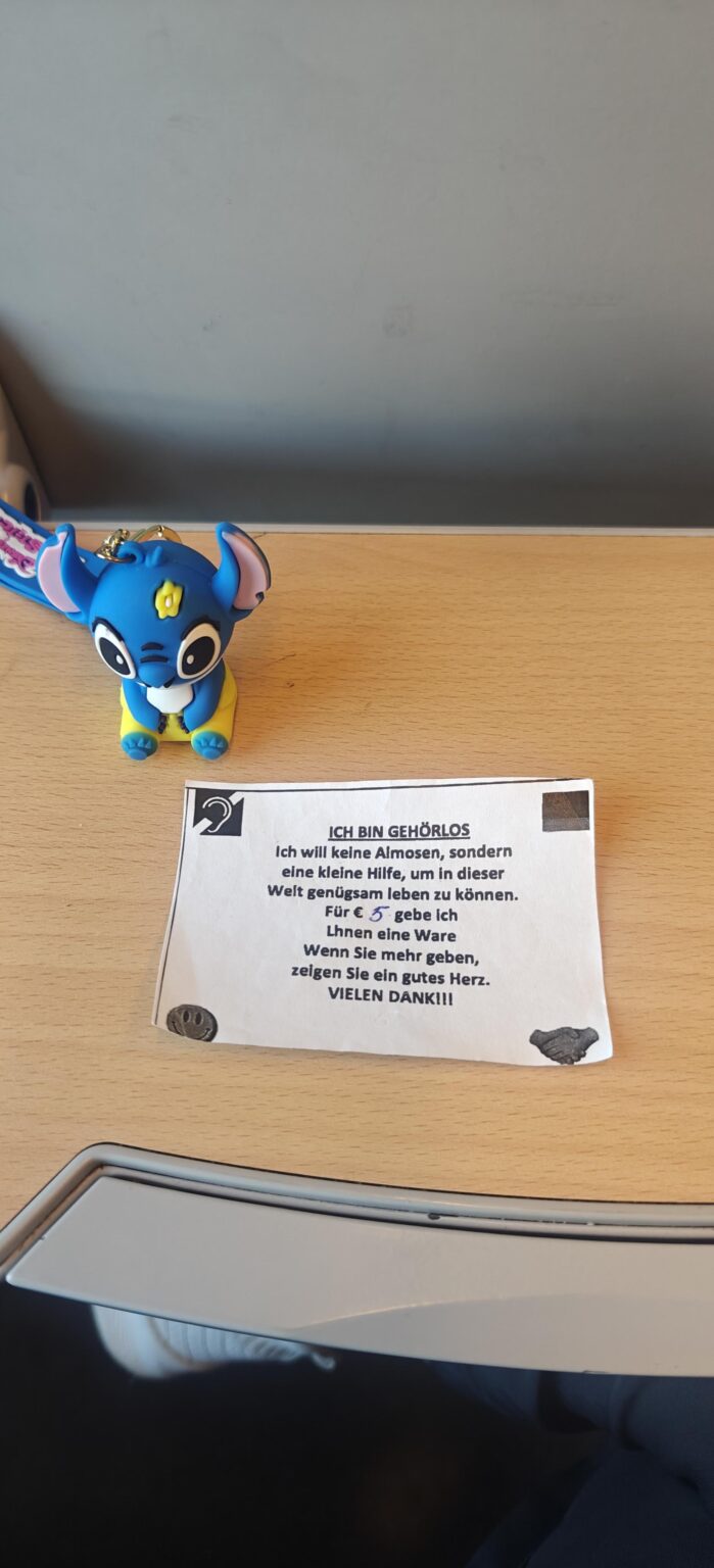 誰かがこれを私にくれて電車を降りました。これはどうすればいいのでしょうか？