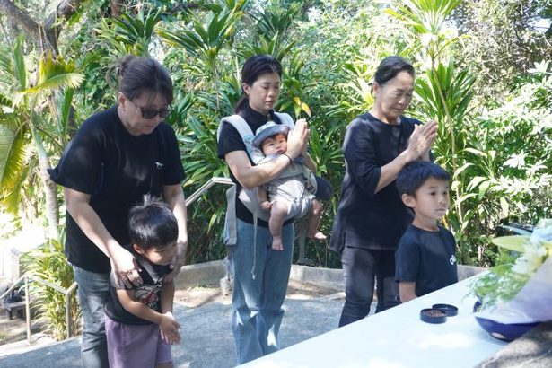 米軍上陸と「集団自決」から81年　座間味で犠牲者追悼　沖縄