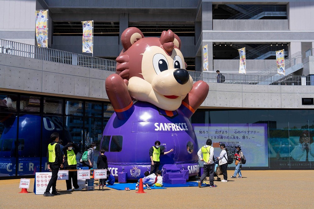 エア遊具（ふわふわドーム）