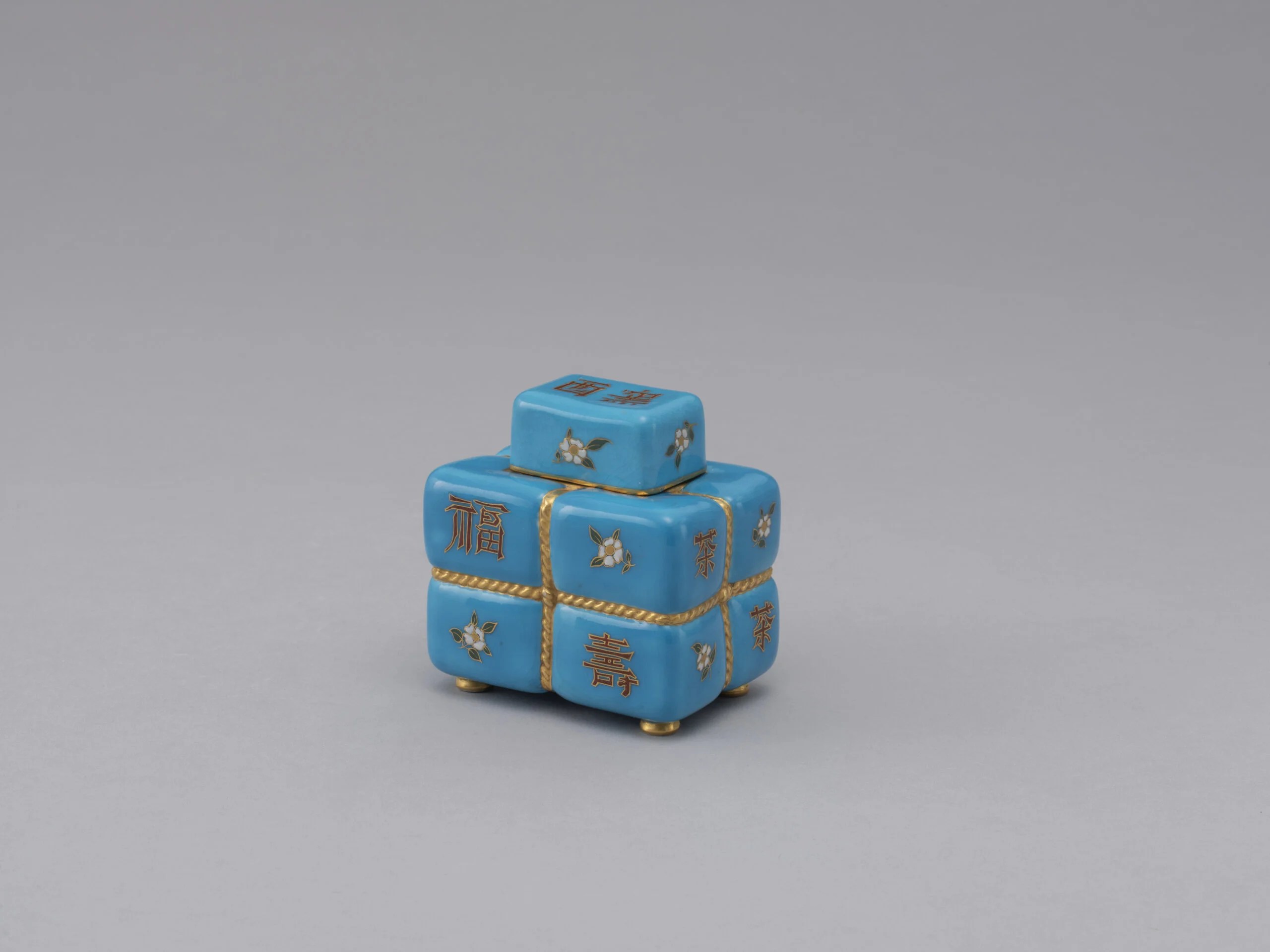 ロイヤル・ウースター 花文ティーポット 1873年 岐阜県現代陶芸美術館