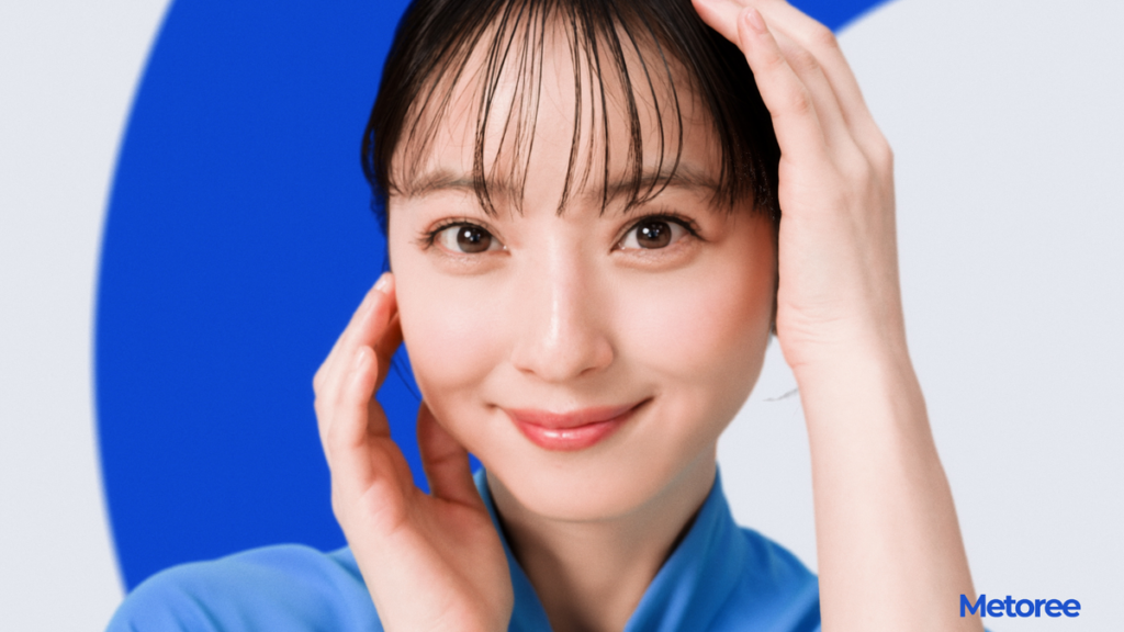 秋田市出身・佐々木希さんが新CMに出演!モチーフはファッションショー JR秋田駅のサイネージでも(2026年4月10日掲載)|ABS NEWS NNN 共有