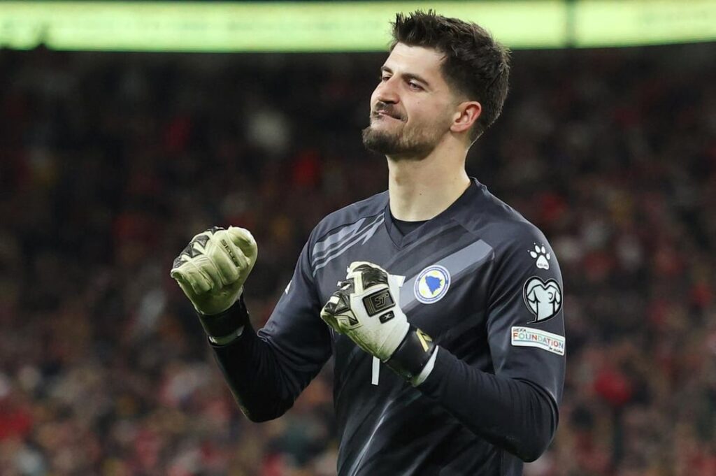 ドラゴンの中のクロアチア人。昨夜WCに出場したクロアチア人の中からBiH代表チームのメンバーです。 ドラゴンの中のクロアチア人。昨夜WCに出場したクロアチア人の中からBiH代表チームのメンバーです。