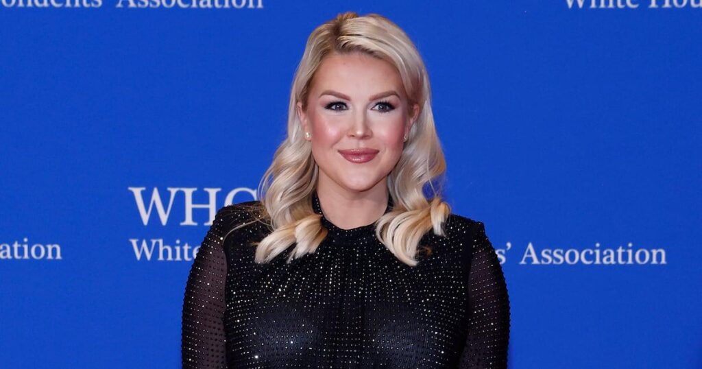 キャロライン・リービット、銃撃の数分前に奇妙な「発砲」自慢