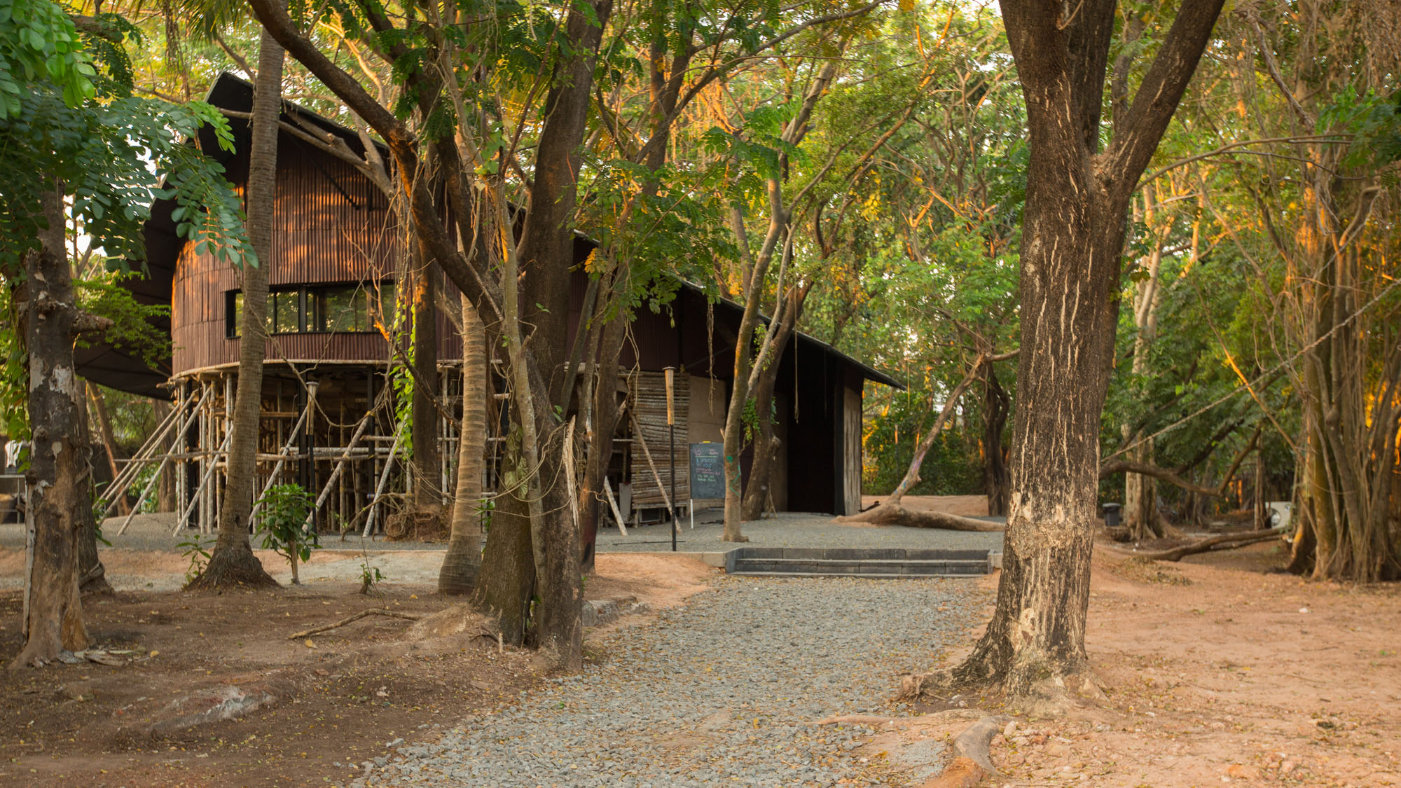 〈コチ・ビエンナーレ・パビリオン（Kochi Biennale Pavillion）〉Stapati