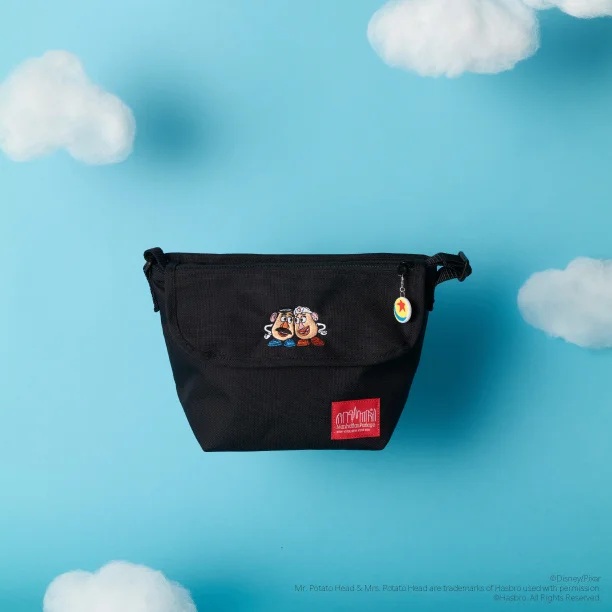 NYLON MESSENGER BAG (XXS) FZP MGNT | TOY STORY MR AND MRS POTATO HEAD