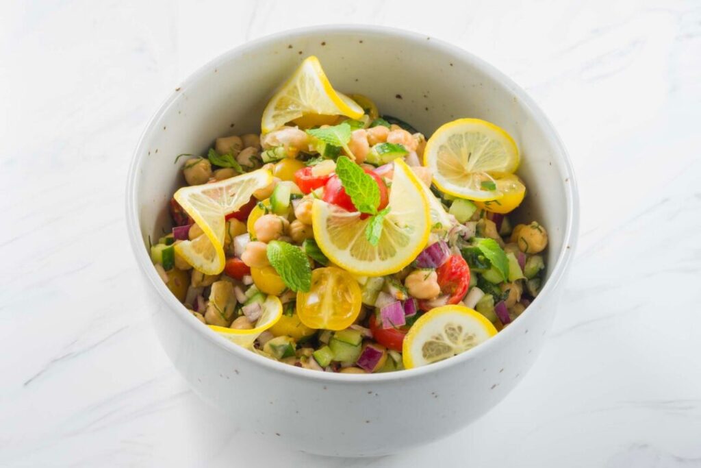 コートヤード・バイ・マリオット札幌で楽しむ初夏のインド・ネパール料理ランチブッフェと母の日限定スイーツ体験 - VOIX