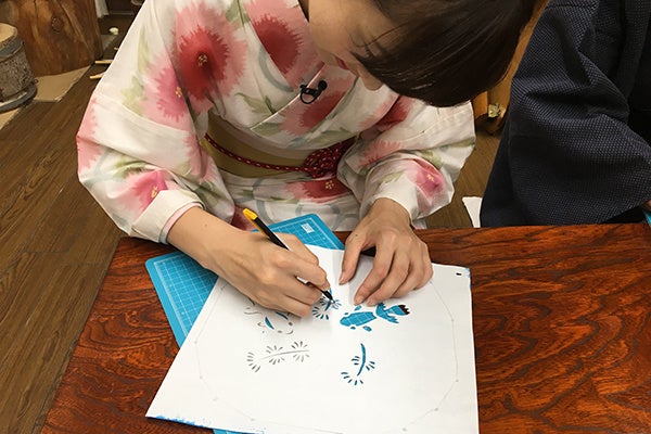 フェアフィールド・バイ・マリオットが奈良の伝統工芸「奈良団扇」づくり体験を開催 - VOIX