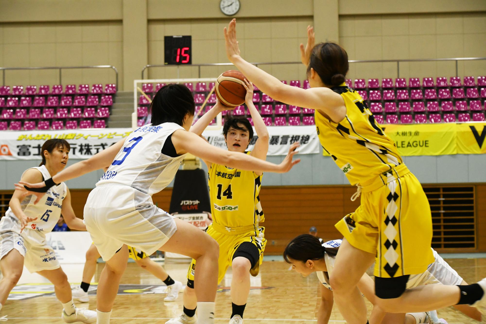 20241207山梨クィーンビーズ対東京羽田ヴィッキーズ4