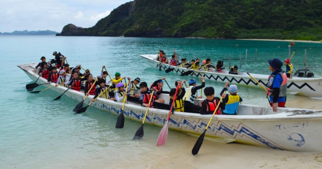 渡嘉敷の大自然体験　山形の小中生１３２人訪問