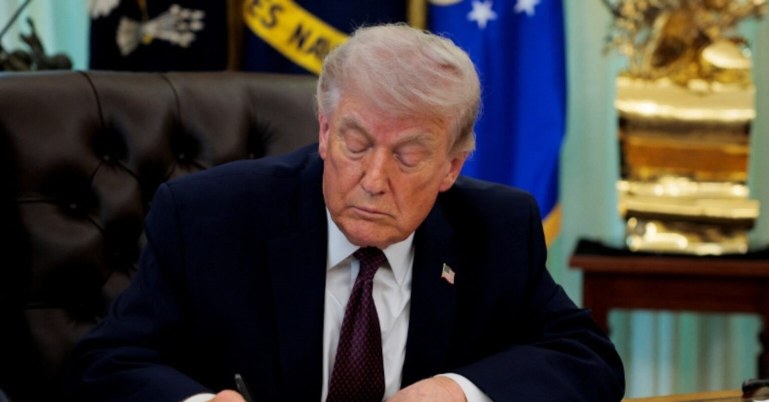 トランプ氏、ＮＡＴＯ脱退を検討　英紙に表明 | ロイター