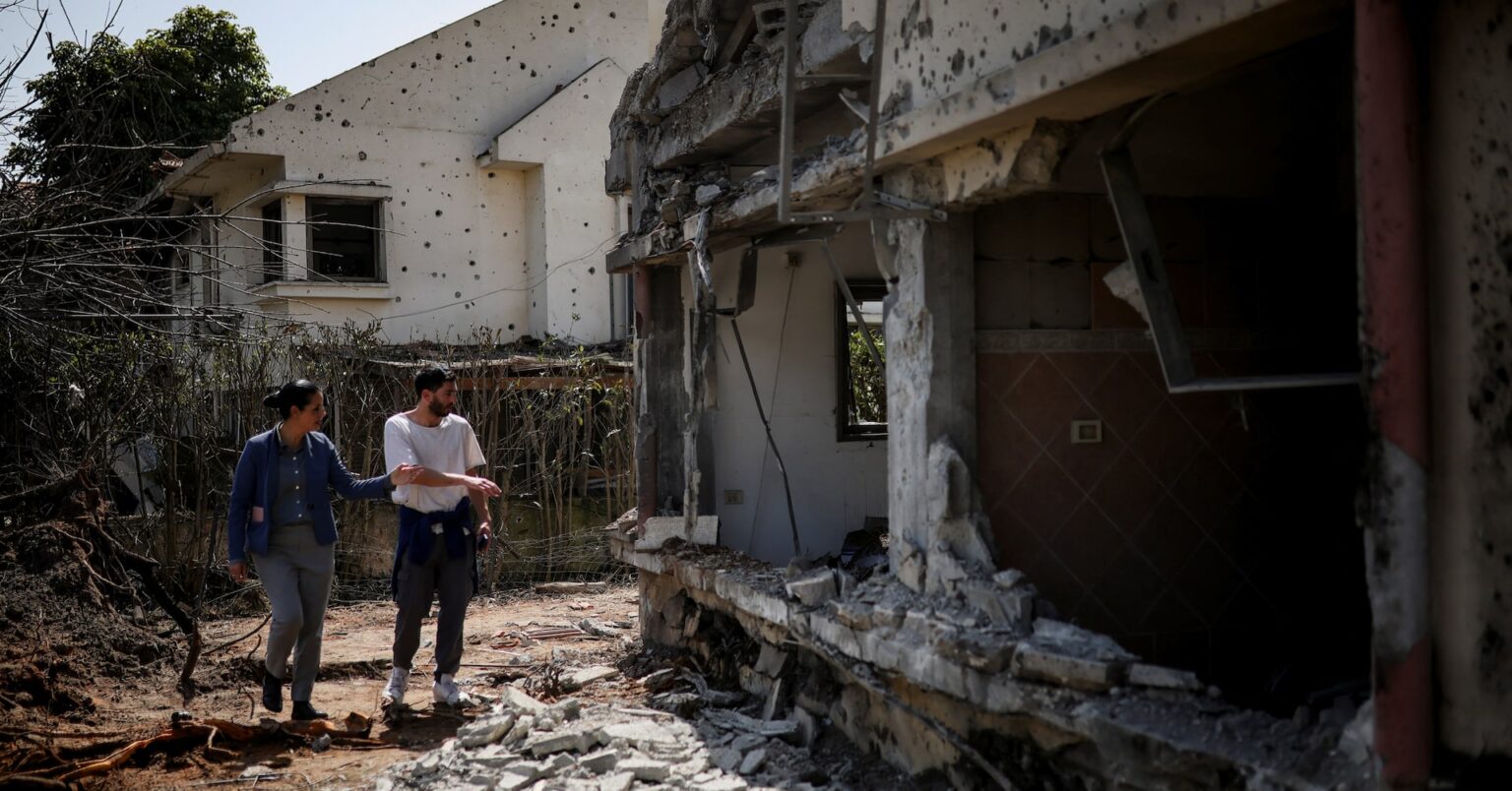 イスラエル軍、ベイルート空爆でヒズボラ南部戦線司令官を殺害 | ロイター