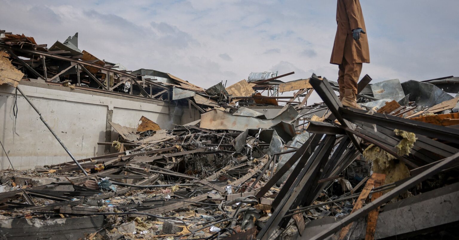 パキスタンとアフガニスタン協議開始、中国仲介 新疆ウルムチで | ロイター パキスタンとアフガニスタン協議開始、中国仲介 新疆ウルムチで | ロイター