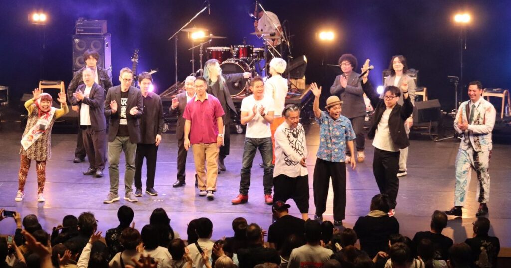 軽快トーク１３００人笑いの渦　ＯＫＩＮＡＷＡスタンダップコメディフェス　県内外コメディアン１４人結集