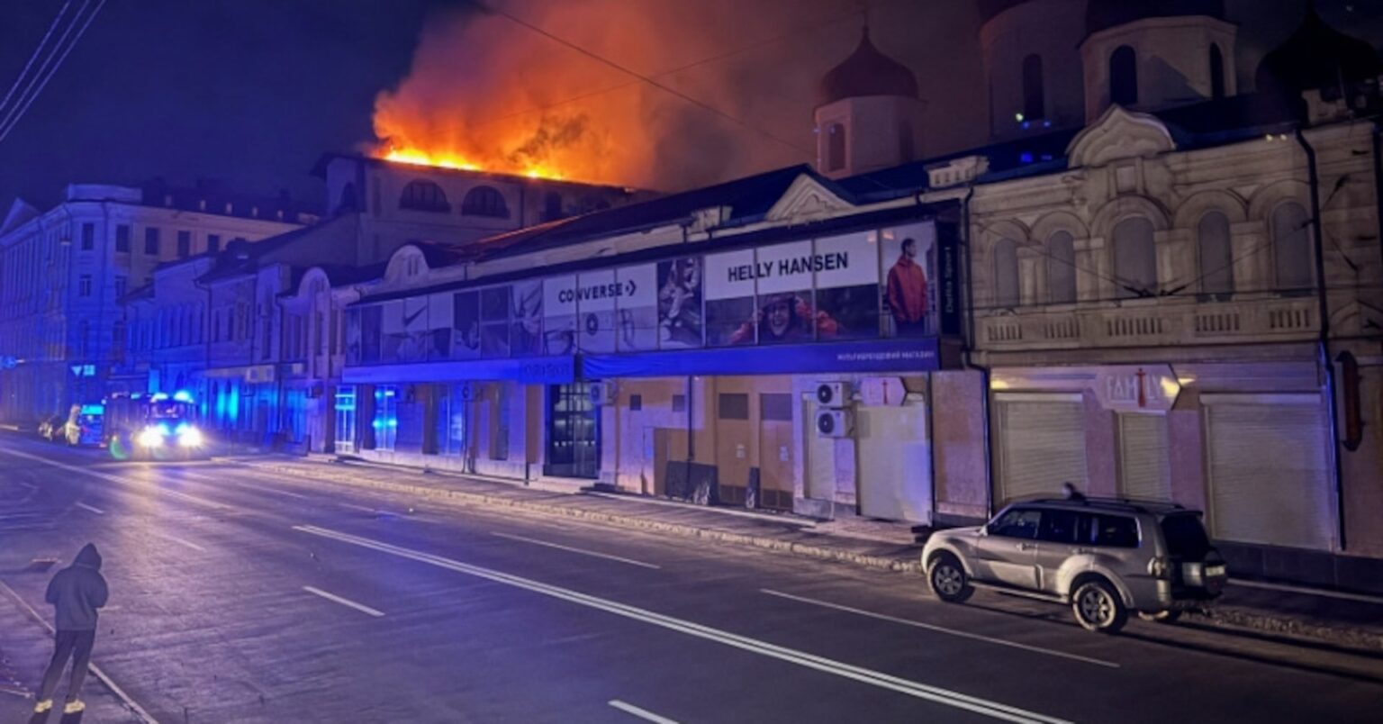 ロシアがウクライナに断続的空襲、ハルキウで死傷者 | ロイター ロシアがウクライナに断続的空襲、ハルキウで死傷者 | ロイター