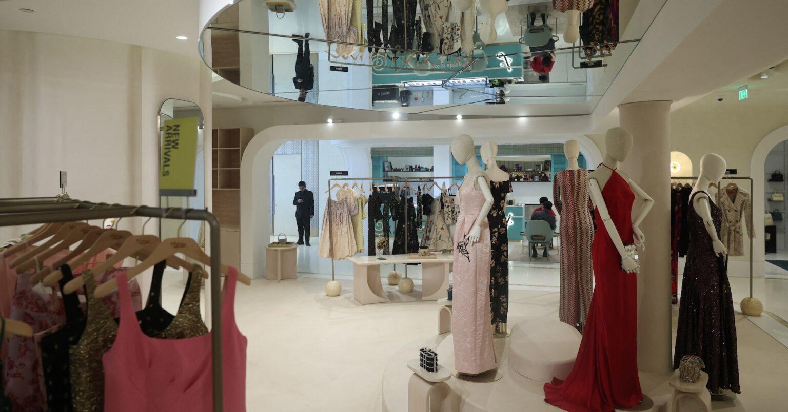 アングル：インドへの高級ブランド進出、実店舗スペース不足が壁に | ロイター