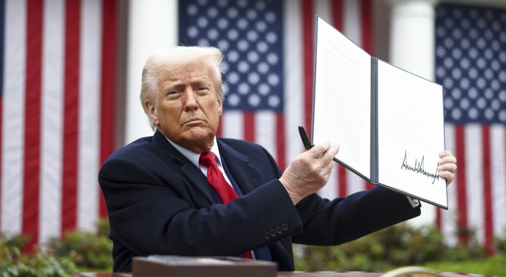 相互関税を発表した「解放の日」から1年、米国の貿易赤字はどれだけ減ったのか?副作用として残ったドル離れの憂鬱 【唐鎌大輔の為替から見る日本】当初描かれていた青写真と現実は大きく乖離、成功とは言えない関税政策(1/5) | JBpress (ジェイビープレス) 相互関税を発表した「解放の日」から1年、米国の貿易赤字はどれだけ減ったのか?副作用として残ったドル離れの憂鬱 【唐鎌大輔の為替から見る日本】当初描かれていた青写真と現実は大きく乖離、成功とは言えない関税政策(1/5) | JBpress (ジェイビープレス)