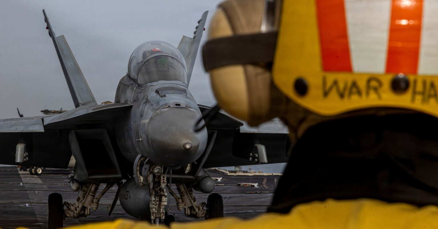 トランプ氏、イランに合意期限「6日」　米戦闘機乗員救出で逆風回避 | ロイター