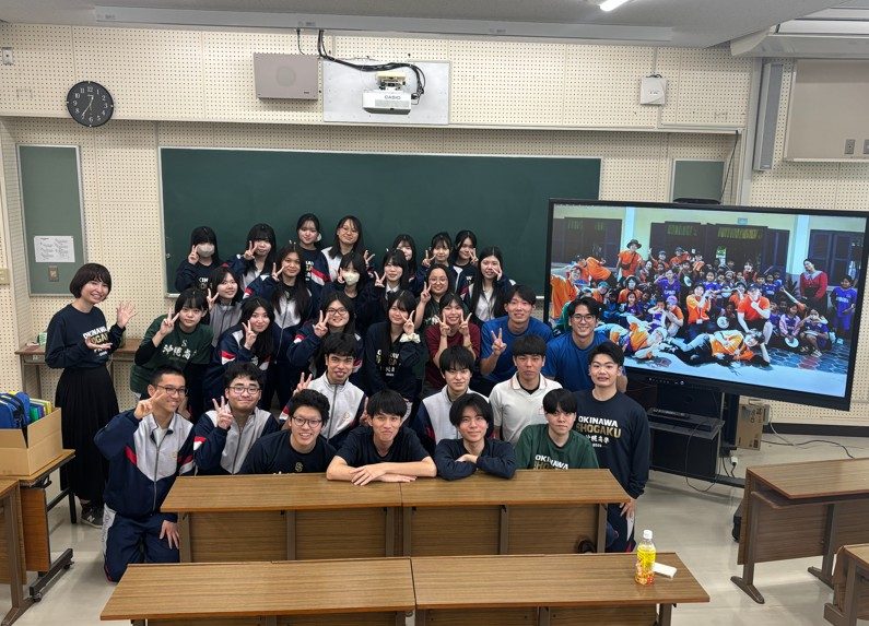 沖尚高生が学用品寄贈　カンボジアの小学校へ