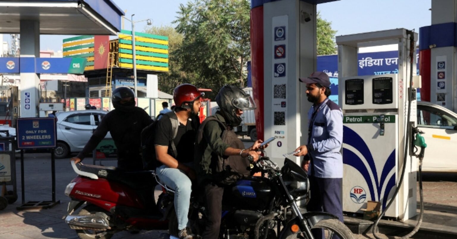 インド、イラン産原油を7年ぶりに購入　「支払いの問題なし」 | ロイター