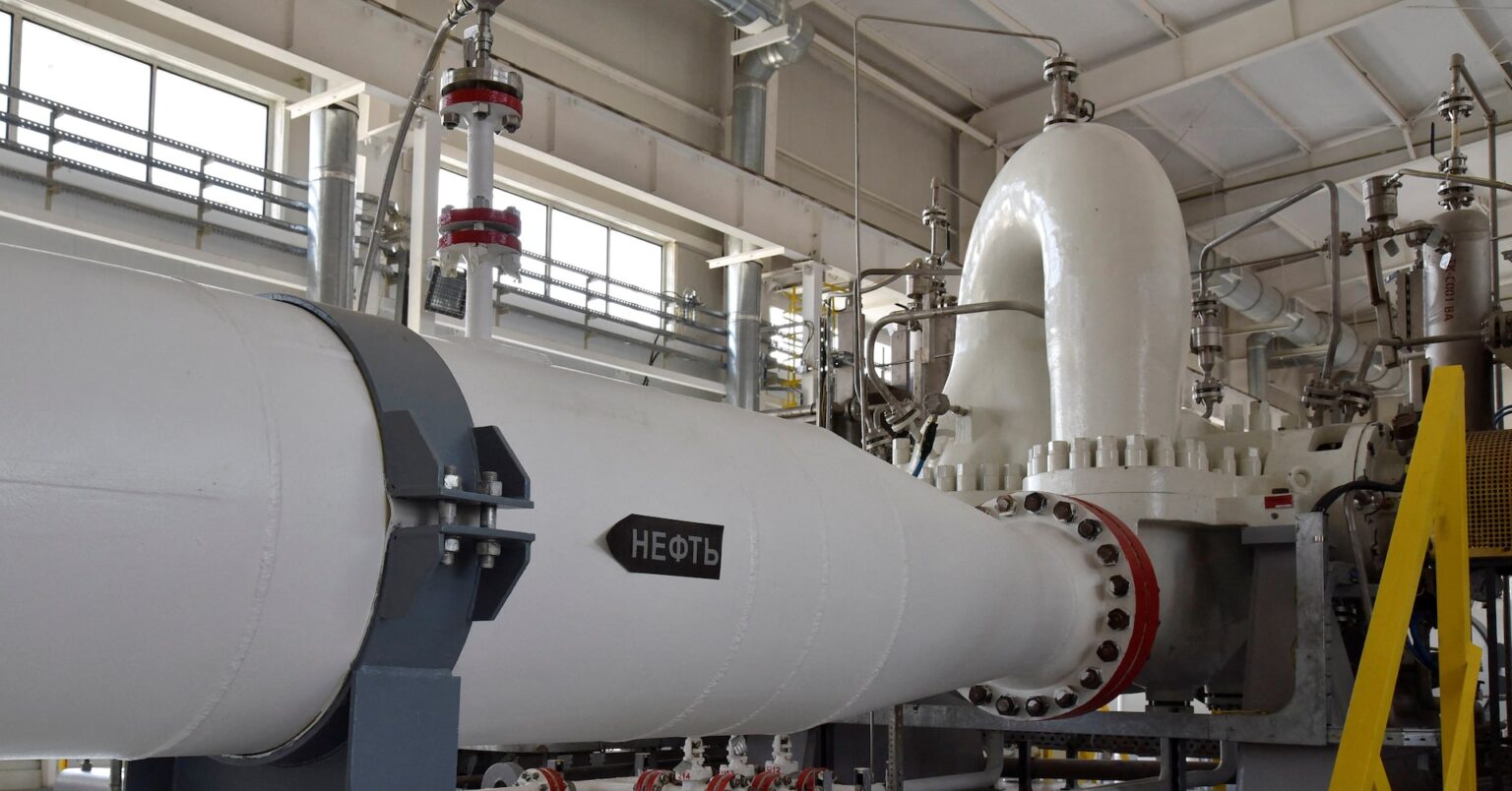 ロシア、黒海の石油施設に被害　ウクライナが無人機攻撃 | ロイター