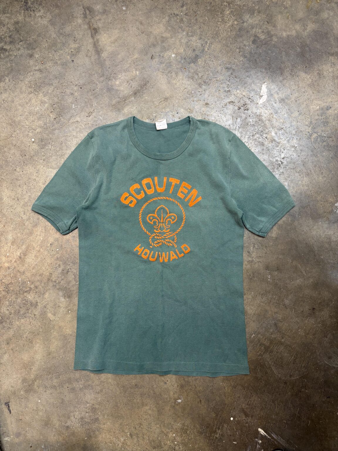 このシャツに関する情報は?