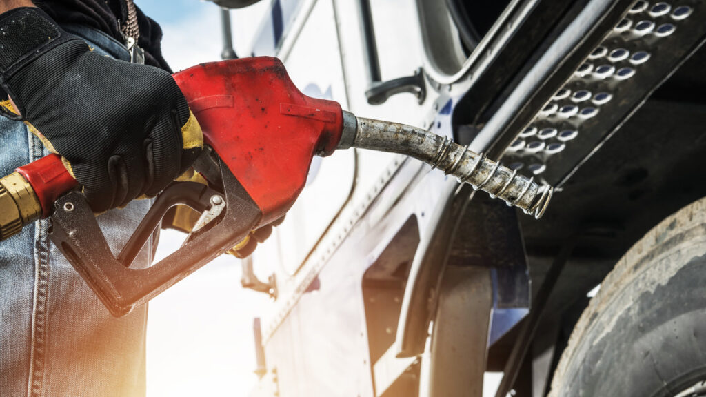 Amazonが燃料費・物流費高騰を理由にアメリカとカナダの販売業者向けに燃料サーチャージ導入を決定 - GIGAZINE