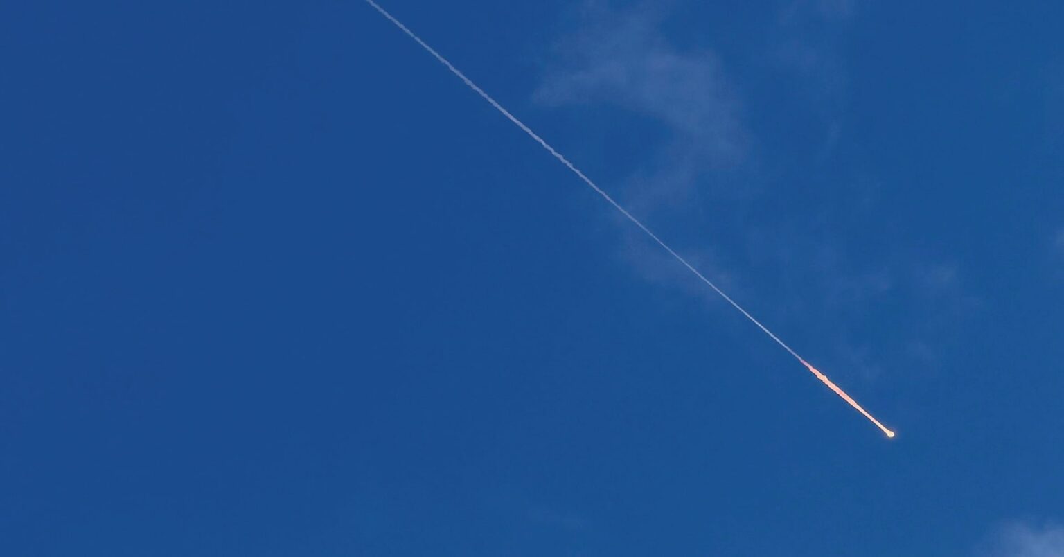 イラン高官「圧力下の降伏拒否」、バベルマンデブ海峡封鎖を警告 | ロイター イラン高官「圧力下の降伏拒否」、バベルマンデブ海峡封鎖を警告 | ロイター