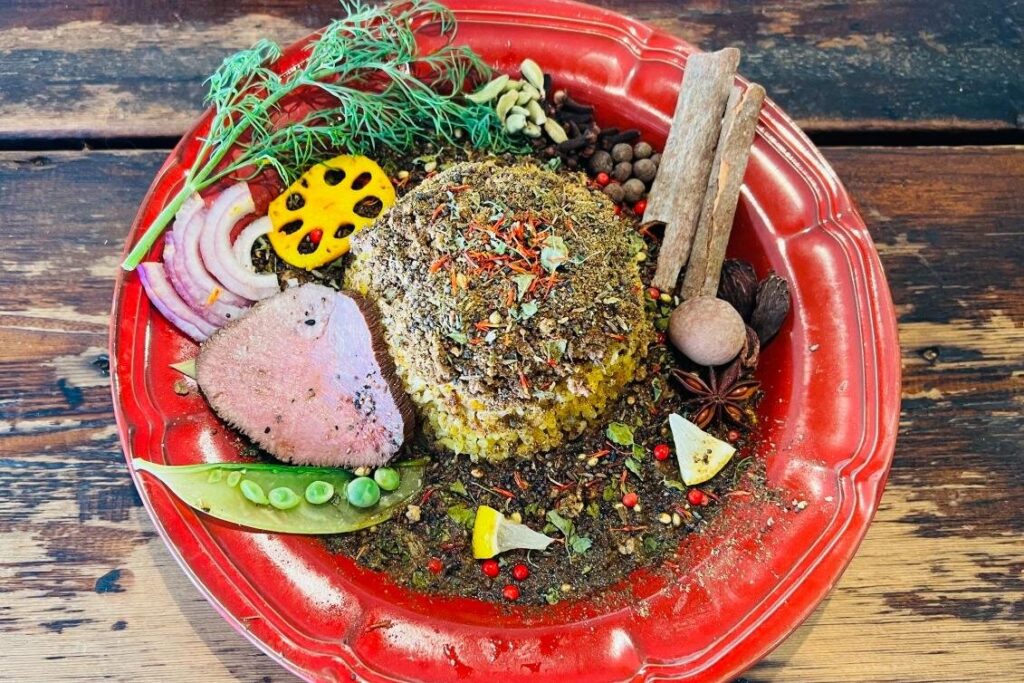 西日本最大級のカレーのイベント「カレーEXPO」大阪・万博公園で、24店舗のカレーを食べ比べ - ファッションプレス